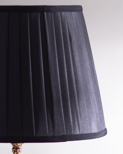 Shimmering Elegance: Crystal Table Lamp