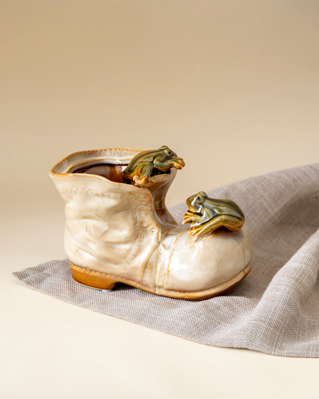 Frogs Boot Steps Decorative Accent - White