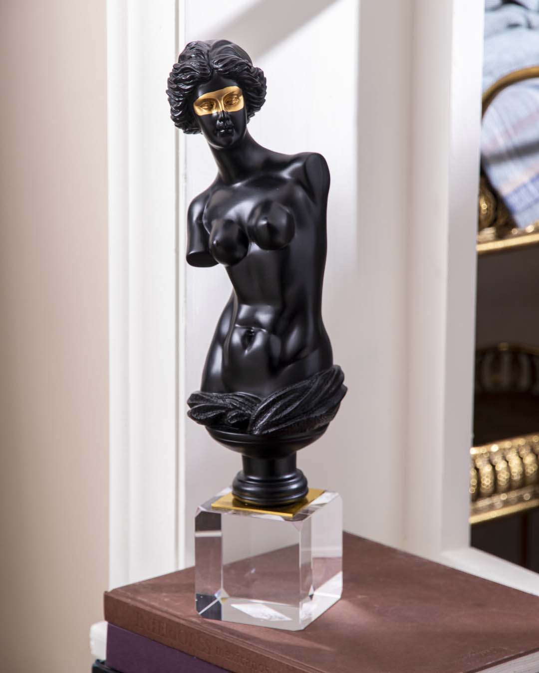 Venus de Milo Bust on Glass Cube - Black