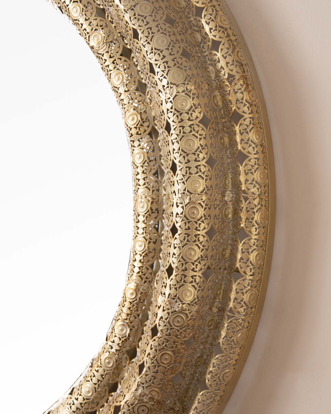 Lace Round Metal Wall Mirror