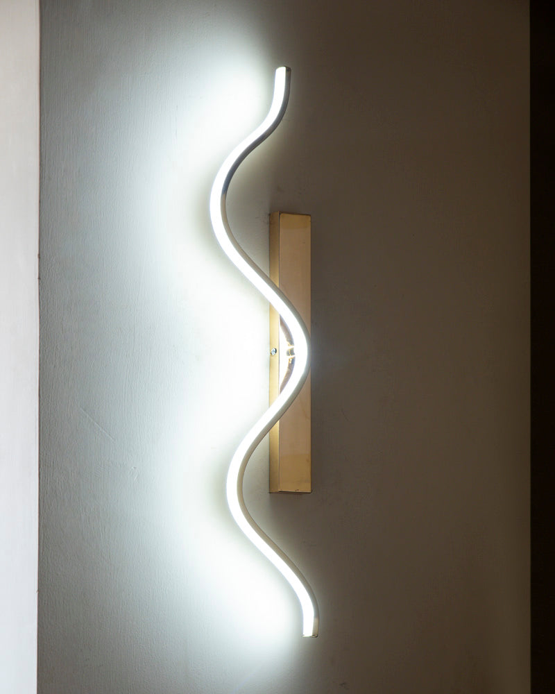 Wave Luxe Wall Light