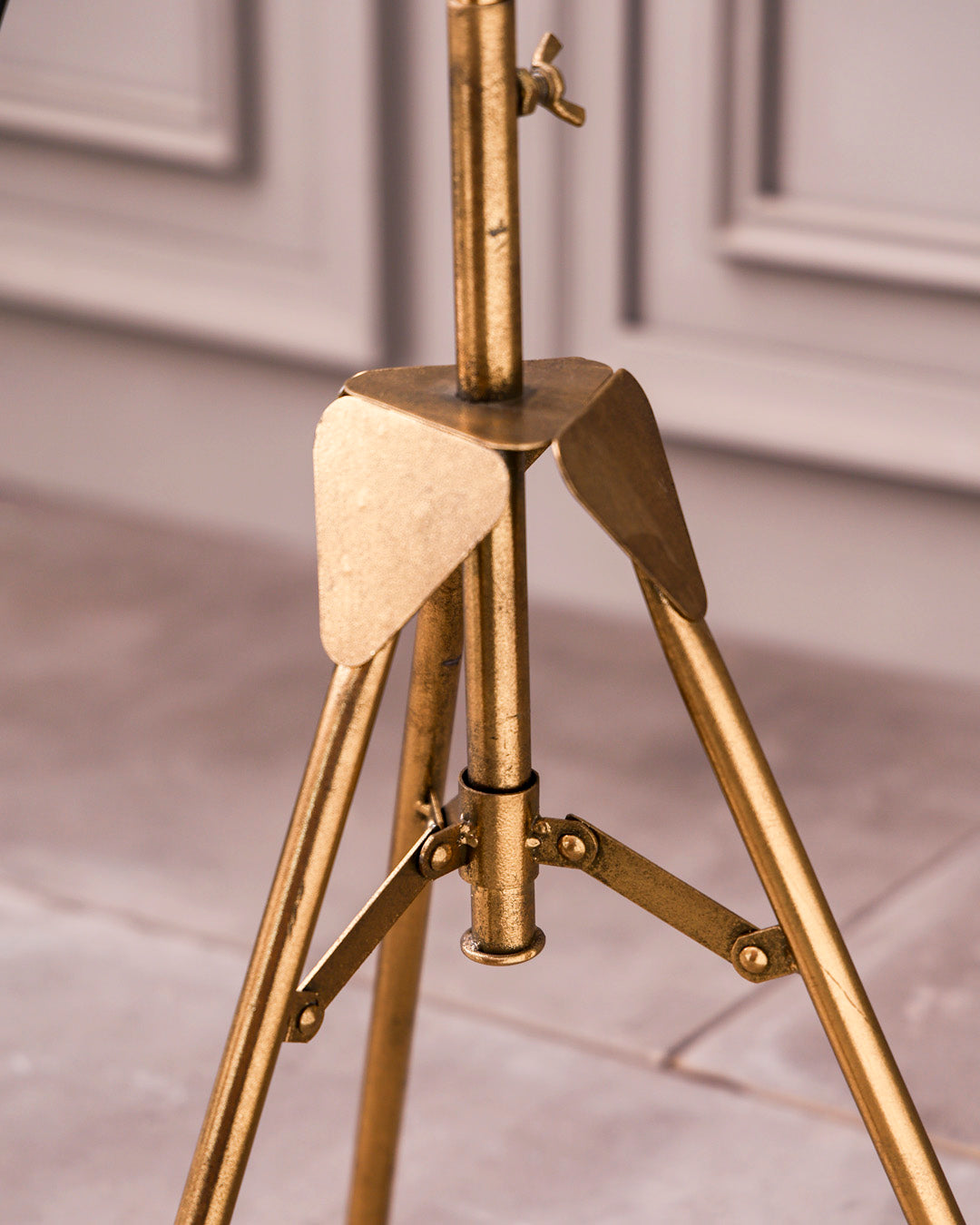 Retro Luxe Tripod Floor Lamp