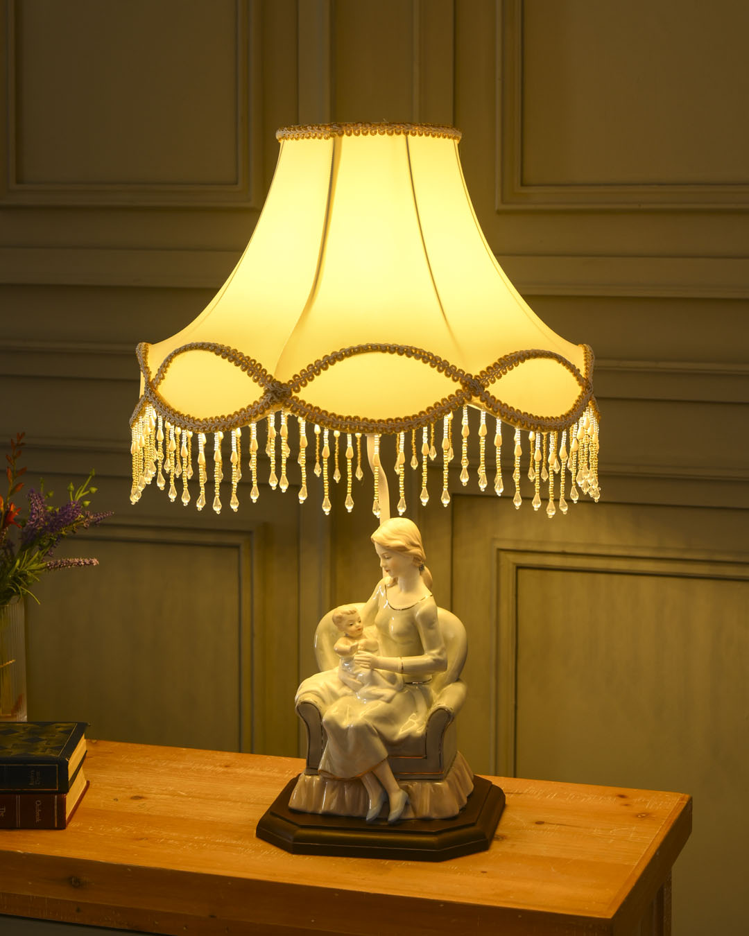 Mother’s Embrace - Fine Porcelain Table Lamp ji