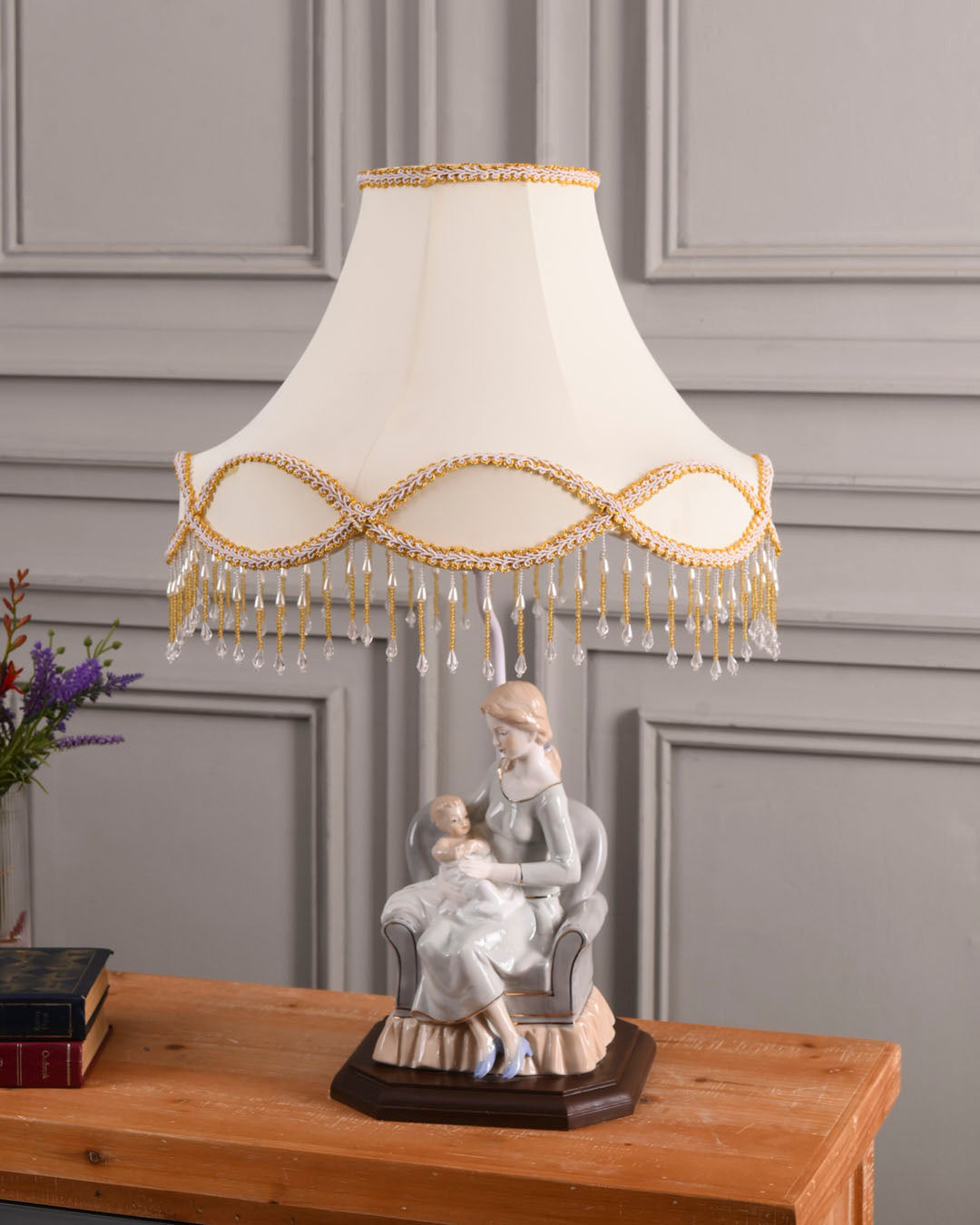 Mother’s Embrace - Fine Porcelain Table Lamp ji