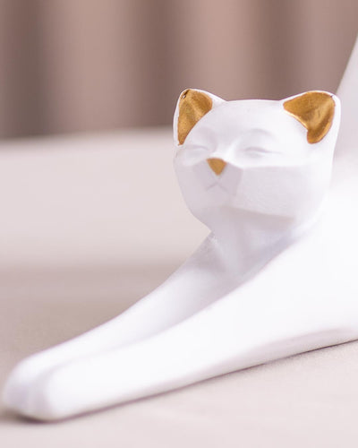 Unique Tray-Tailed Cat Figurine