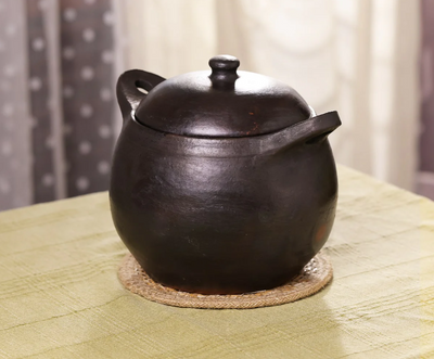 Terracotta Pot with Lid (2 Litres) – The Clay Classic for Natural Cooling & Storage